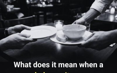 What Psychologists Reveal When Someone Helps a Waiter Clear the Table…