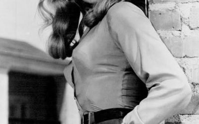 She’s 82 and still turning heads! With ageless beauty and unmatched poise, this star has lit up screens and hearts for years. Want to see her stunning transformation and legendary moments? Find out who she is in the first comment!