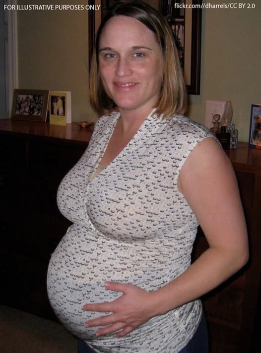 THIS IS MY EX-HUSBAND’S NEW WIFE WHO UNEXPECTEDLY CONTACTED ME – WHAT SHE WROTE MADE ME GO PALE. My ex-husband Kevin cheated on me 5 years ago, and I found out about this when he accidentally texted me instead of her. In the message, he wrote her that he hated me because I couldn’t give him a baby (yes, I’m infertile). Of course, I couldn’t forgive him, and we divorced. He soon married his affair girl, Jess. I didn’t hear anything about them as it still pains me until a month ago. One evening, out of the blue, I got THIS message from her, “I need your help asap!!! I know it looks awful but ONLY YOU can save me.” It shocked me to the core. It was full of despair. The girl who once ruined my life was now begging me to help her. She asked me to secretly meet her at a restaurant while my ex was at work. When I met her the next day, I went pale because… Full story continues in the first comment!⬇