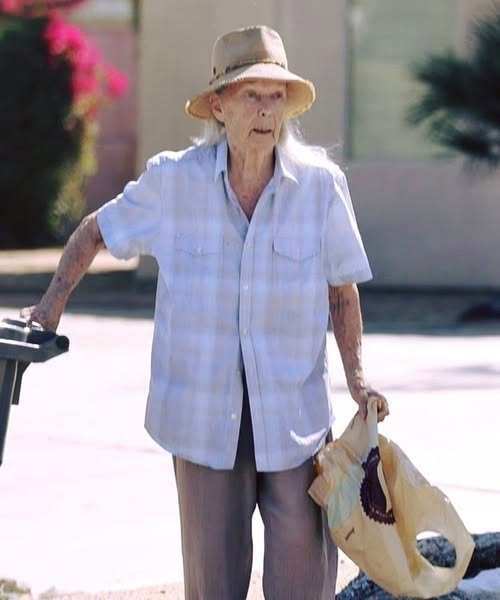 Hollywood Icon from Psycho Once Praised by Hitchcock Continues to Impress at 95