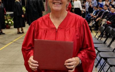 My Family Didn’t Come to My College Graduation Because They Were Embarrassed by My Age – Then a Professor Brought Me Onto the Stage and What He Did Made My Knees Tremble