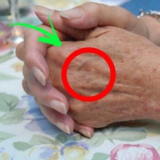 What do stains on the hands mean? see…