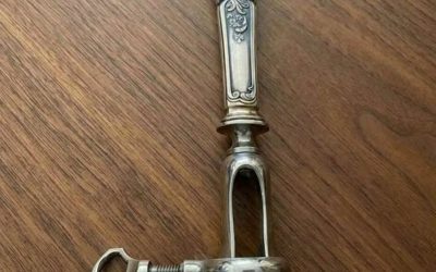 Found this in my grandma’s dresser after she pαssed. None of us have a clue what it is.