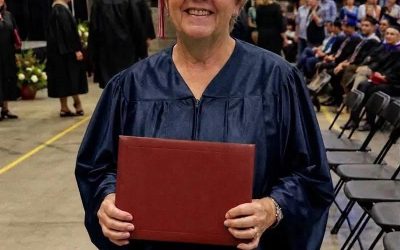 My Family Didn’t Come to My College Graduation Because They Were Embarrassed by My Age – Then a Professor Brought Me Onto the Stage and What He Did Made My Knees Tremble