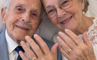At 73, I Married My High School Sweetheart as He Was Dying Because It Was His Final Wish. The Morning After His Funeral, His Lawyer Knocked on My Door, Looked Me in the Eyes, and Said: “Thomas Was Right… You Walked Straight Into His Trap.” I never imagined I would get married at seventy-three. Thomas was my first love when we were both seventeen. Back then, I had earned a place at a university in another city, while he planned to stay in our hometown and help run his father’s business. At the bus station, he begged me not to leave. But I had worked too hard to give up my future. When I refused to stay, Thomas told me I had broken his heart. After that day, we never saw each other again. More than fifty years passed. A few months ago, I returned to my hometown. The truth was, my retirement income was no longer enough to cover my expenses, so I accepted a nursing position at the local hospital—the same kind of work I had done before retiring. Life has a strange way of bringing people back together. One morning, I walked into a patient’s room to begin my shift. I glanced at the medical chart and froze when I saw the name at the top. Thomas. My heart skipped a beat. Then I looked toward the bed. The man lying there looked frail, pale, and much thinner than the boy I remembered. But the moment our eyes met, I knew it was him. Thomas recognized me too. A gentle smile spread across his face. “Hello, Nancy,” he said. From that day on, we talked every time I was on duty. He told me he had never married. Neither had I. At first, we talked about old memories, school, and the town we had once shared. But as the days passed, our conversations became warmer and more personal. It felt as though the fifty-six years between us were slowly disappearing. Then one afternoon, Thomas gently took my hand. “Nancy,” he said softly, “I feel terrible asking you this.” I sat beside him, already worried by the seriousness in his voice. “I’ve loved you my entire life,” he continued. “I know I don’t have much time left, but I’ve always dreamed of marrying you.” He looked into my eyes. “Will you marry me? It’s my final wish.” For a moment, I couldn’t breathe. Thomas had stage-four cancer. I knew he was dying. After spending most of my life wondering what might have happened if I had stayed, I couldn’t walk away from him a second time. So I said yes. A few days later, we were married in his hospital room. There were no flowers, no music, and no grand celebration. Just a nurse, Thomas’s lawyer, and the two of us holding hands beside his bed. His eyes sparkled as he said his vows. So did mine. For one brief month, I was Thomas’s wife. Then he passed away. I thought I had prepared myself for the loss. I hadn’t. My heart broke as if I were seventeen again, standing at that bus station and watching him disappear from my life. The morning after the funeral, someone knocked on my door. It was Thomas’s lawyer. He was carrying a small wooden box under his arm. After stepping inside, he gave me a strange smile and said: “Thomas was right… You walked straight into his trap.” My hands began to tremble. He carefully placed the box on the table in front of me. I slowly lifted the lid… And the moment I saw what Thomas had left inside… I screamed. 👉 The full story is in the link in the first comment. ⬇️