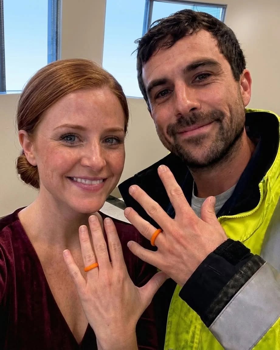 I Married a Janitor to Spite My Wealthy Dad — When My Dad Came to Speak with My Husband, He Fell to His Knees at His Words