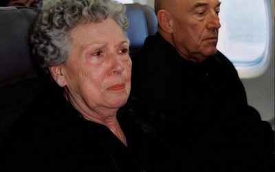 I was flying to my son’s funeral when I heard the pilot’s voice—I realized I’d known him for 40 years. I’m Mrs. Miller, I’m 63 years old, and last month I boarded a flight to Montana… to bury my son. My husband… full story below
