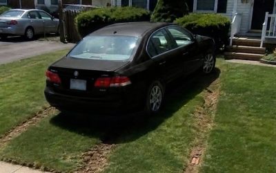 My Neighbor Parked His Car on My Lawn – The Surprise Waiting for Him the Next Morning Was Priceless