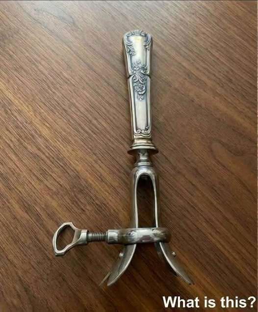 Found this in my grandma’s dresser after she pαssed. None of us have a clue what it is.