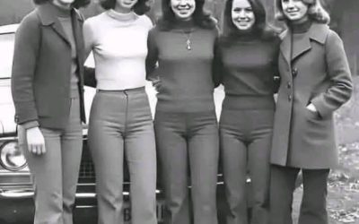 Girls in the ’70s: what detail immediately catches your eye? The full article is in the first comment.