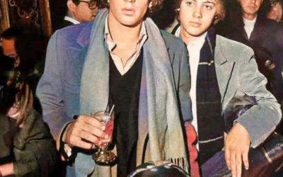 Can You Recognize Them? A Rare 1977 Photo Shows Two Future Stars Before Fame