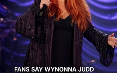 60-year-old country star “shed ALL the weight.” 😮 Her latest photo in a plunging dress that amazes fans is in the comments below. 👇 ㅤ‌​‍ㅤ